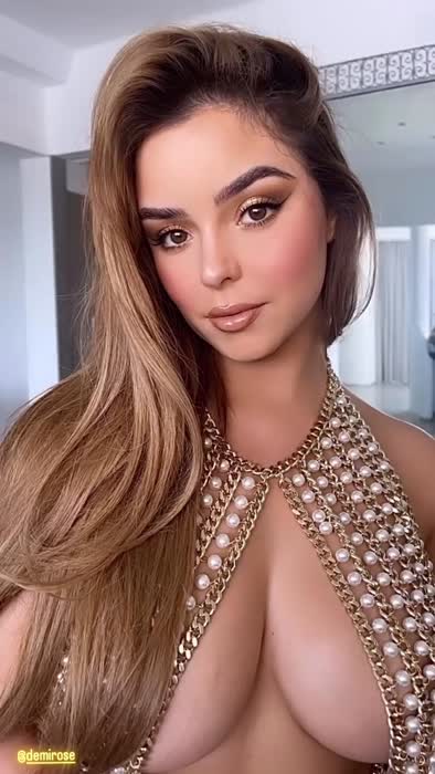 Demirose Nude Curvy - Demirosemawby.F Onlyfans Leaked Naked Videos